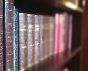 学術書・実務書